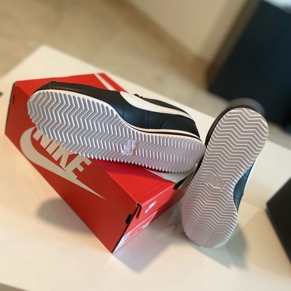 Nike Classic Cortez Black White - Picture 3 of 5